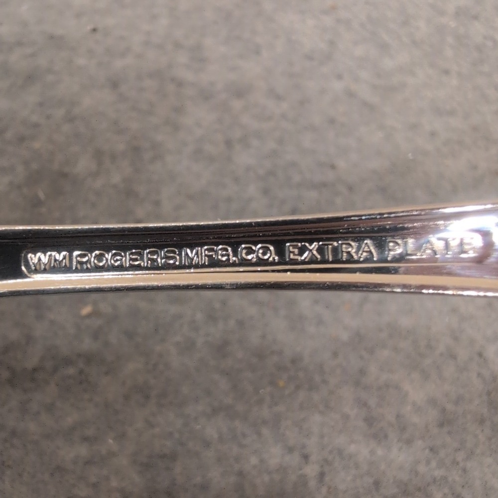 Wm Rogers Silver Plated Serving Spoon & Sheffield England Salad Set 3pc Lot - Picture 5 of 7